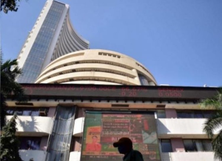 शेयर बाजार हरे निशान में बंद, बैंकिंग और मेटल स्टॉक्स में हुई खरीदारी